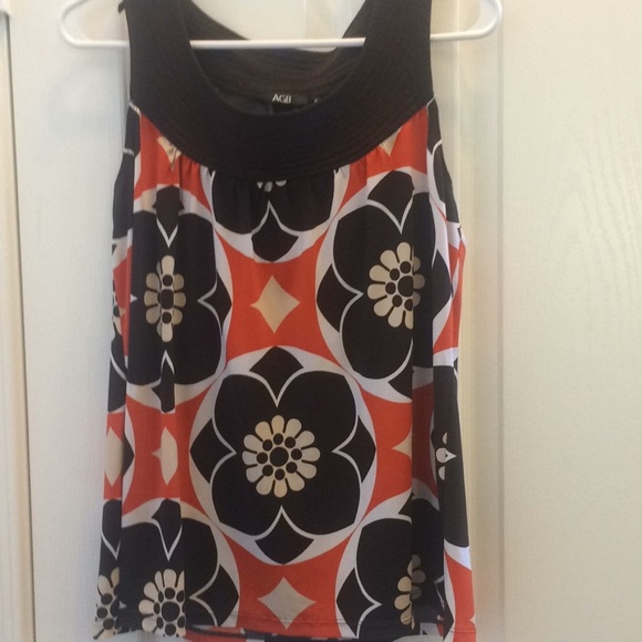 SHARP looking ladies top large - Picture 1 of 4